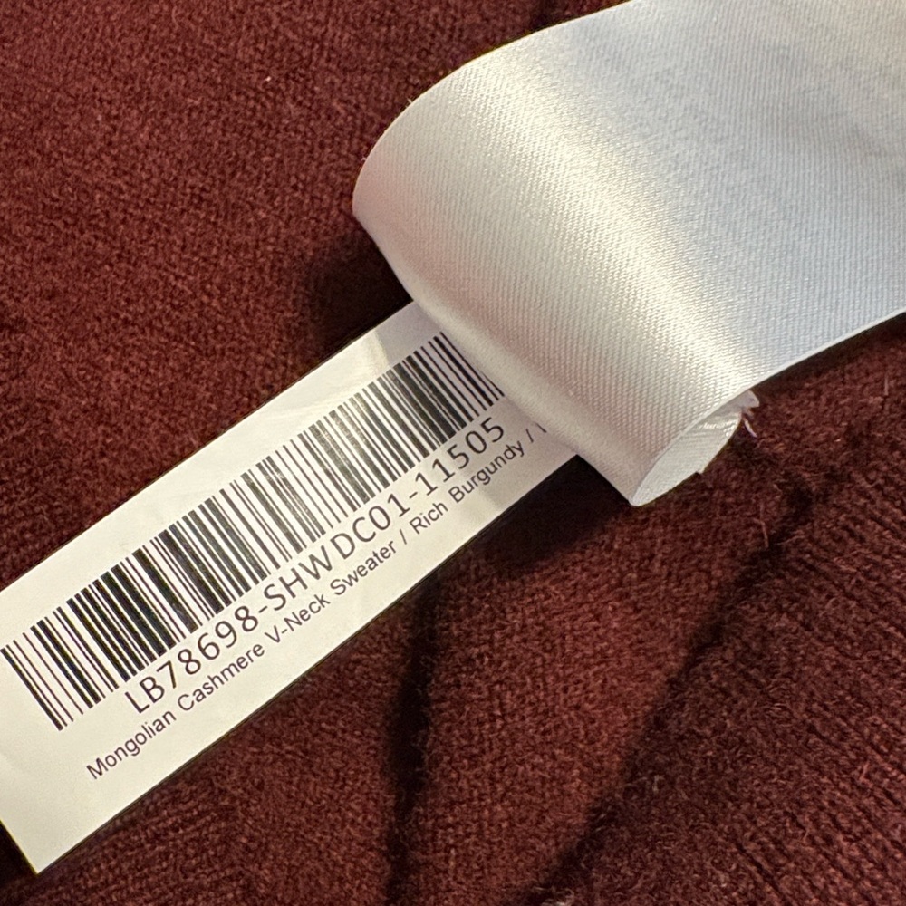 Quince Mongolian Cashmere V-Neck Sweater L Rich Burgundy Fall Cozy Thanksgiving - Picture 10 of 10